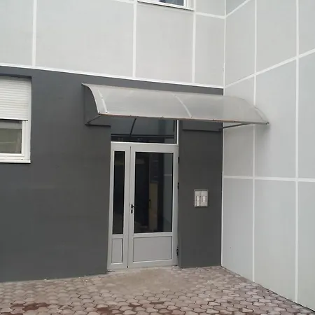 Jelena 아파트 즈레냐닌